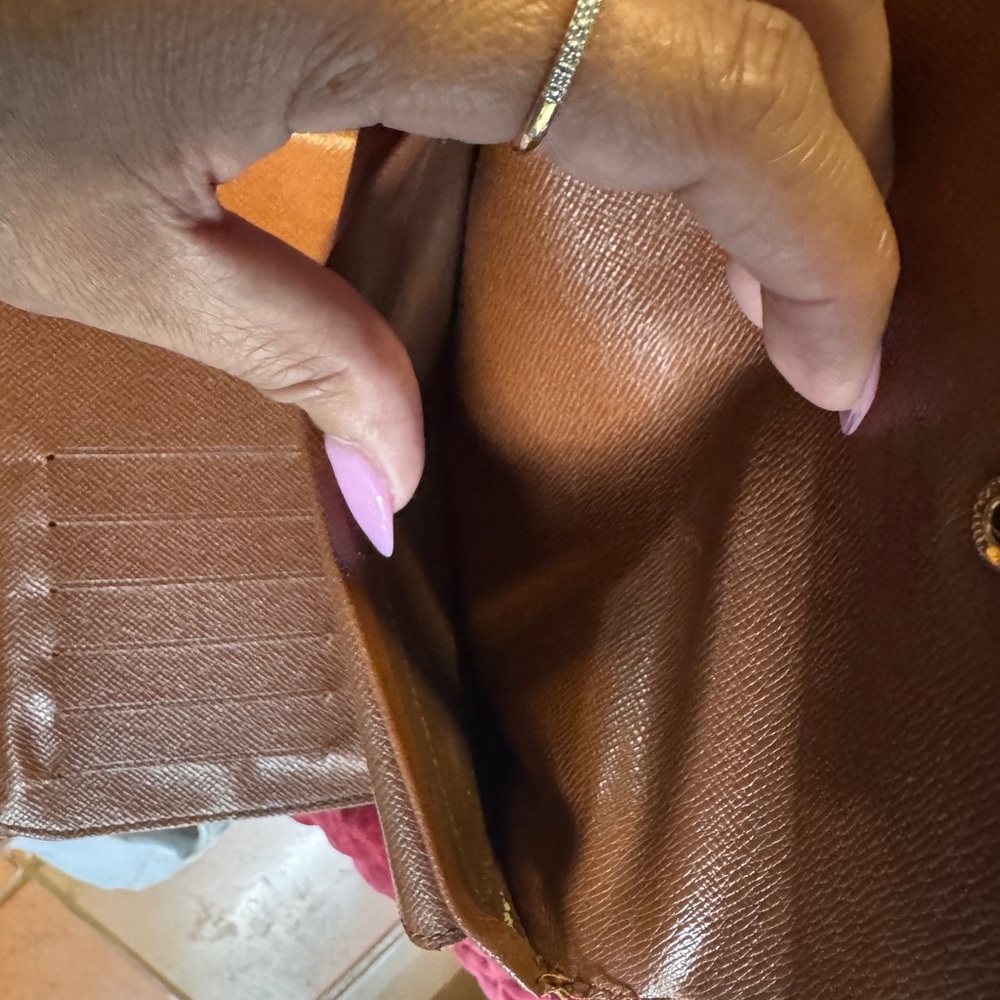 Louis Vuitton Brown and Gold Monogram Clutch - Picture 5 of 11